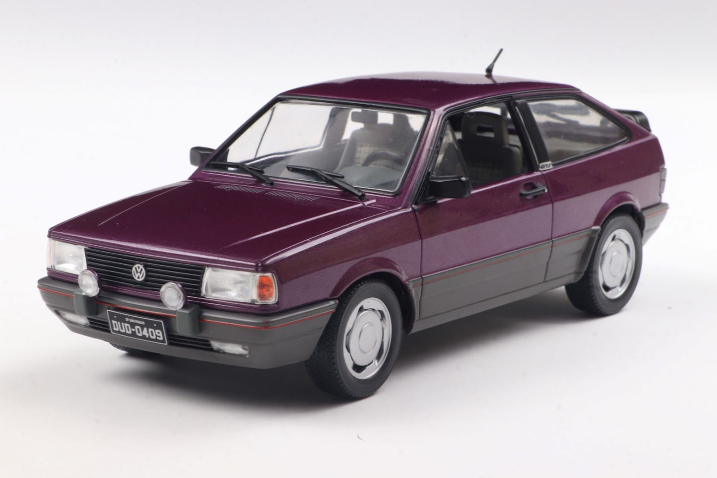 Miniatura 1992 Volkswagen Gol GTS 1:24 California Classics - California Toys