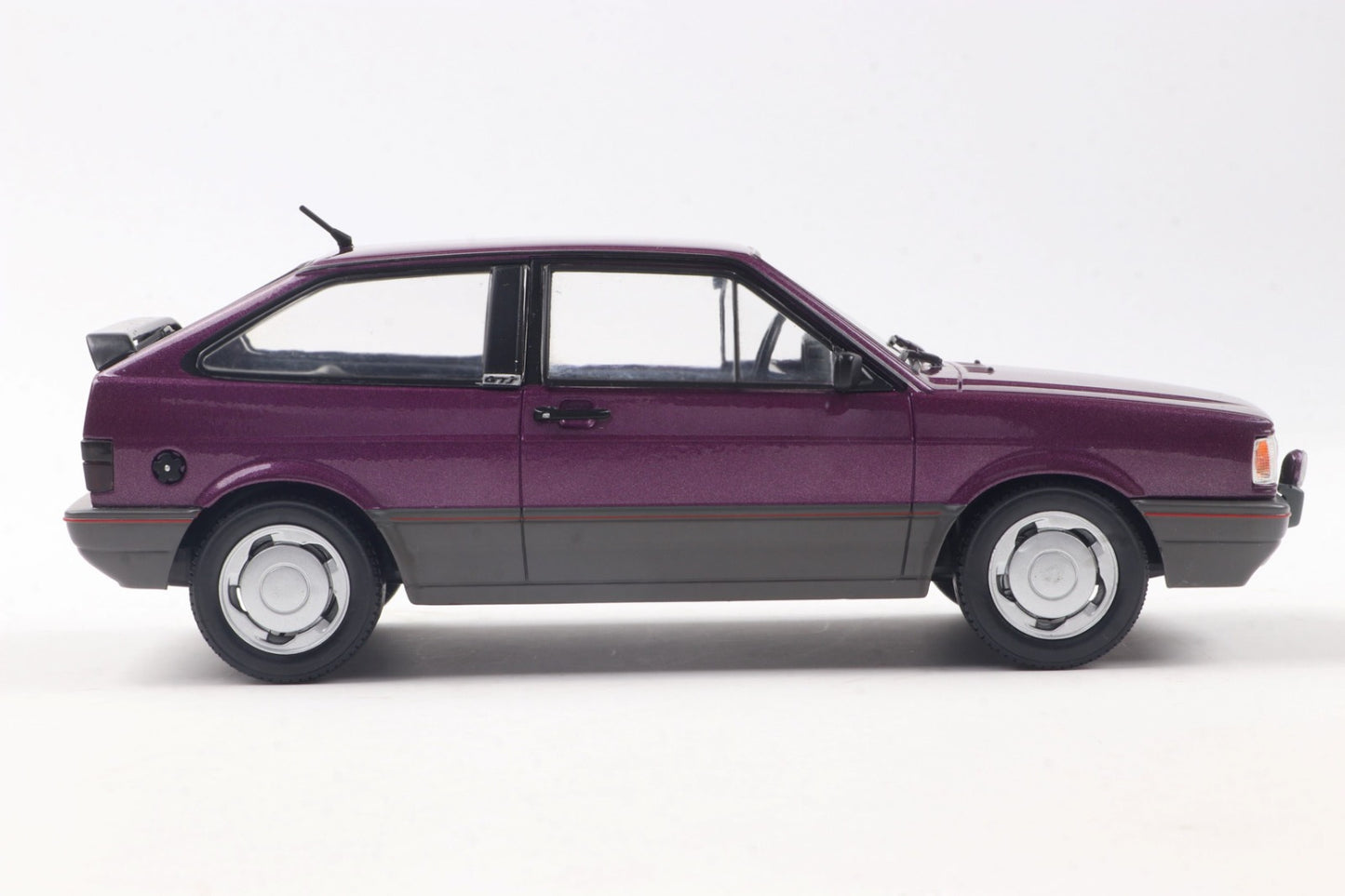 Miniatura 1992 Volkswagen Gol GTS 1:24 California Classics - California Toys