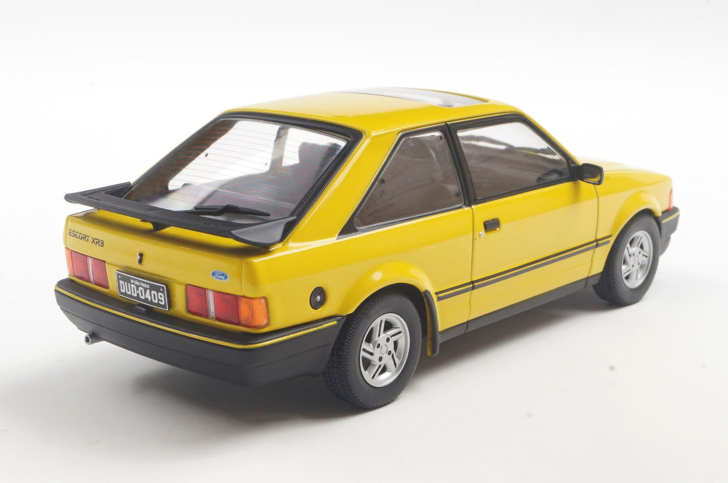 1988 Ford Escort XR3 - California Classics - 1/24 - California Toys